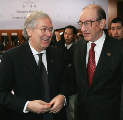 Image of one-time central bank heads Mervyn King and Alan Greenspan