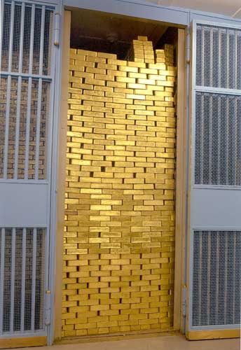 Image of gold stacked in storage at the New York Federal Reserve